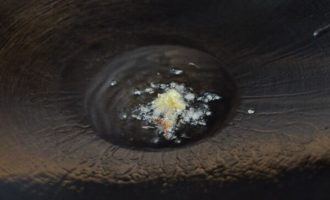 обжариваем имбирь