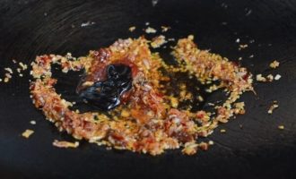 добавляем соус