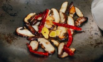 добавляем перец