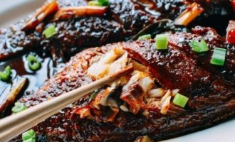 готовая тушеная тилапия