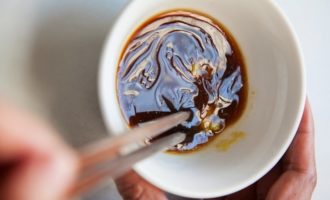 смешиваем соус