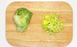 нарезаем латук