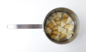 отвариваем картошку