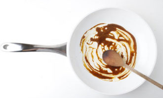 смешиваем масло с карри