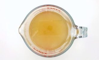 замешиваем бульон