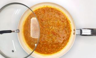 добавляем рис и бульон