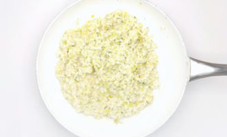 добавляем сыр и цедру