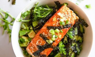 готовый боул с лососем