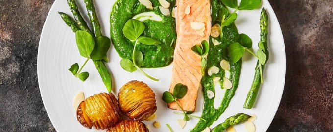 готовая семга с запеченным картофелем