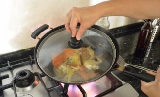 тушим крабов