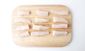 нарезаем рыбу