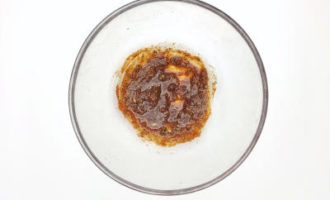 смешиваем приправы