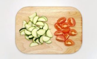 нарезаем овощи