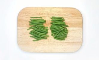 нарезаем фасоль