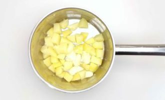 отвариваем картофель