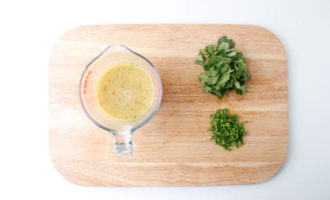 смешиваем кокосовый бульон