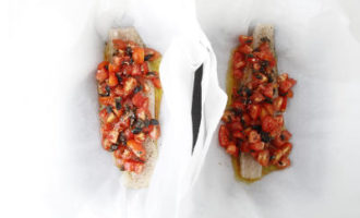 выкладываем томатную сальсу