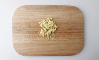 нарезаем имбирь