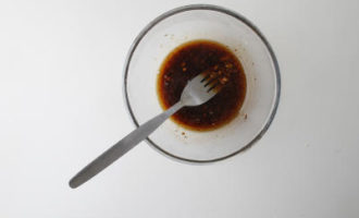 смешиваем соус