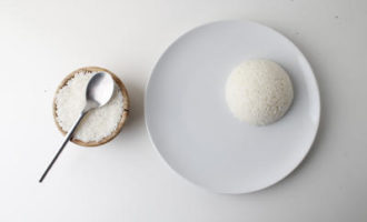 формируем порции риса