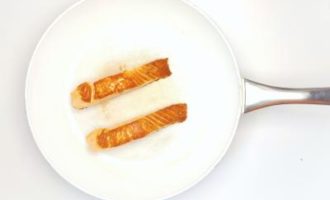 обжариваем семгу