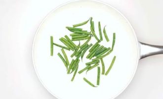 обжариваем фасоль