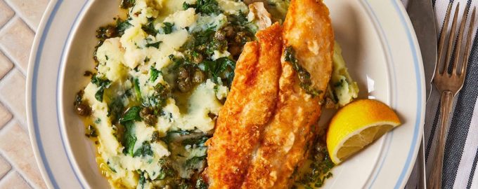 готовый судак с картофельным пюре