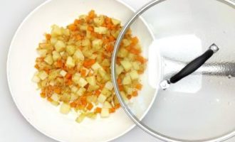 добавляем картошку