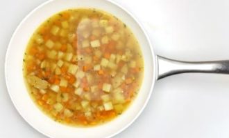 добавляем чеснок и тимьян