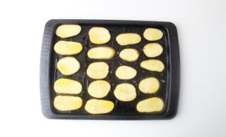 запекаем картофель