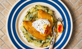 готовая треска со шпинатом и картошкой