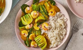 готовые тушеные креветки