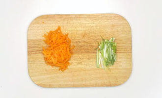 нарезаем овощи