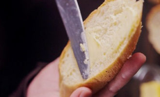 намазываем масло