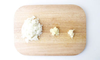 нарезаем овощи