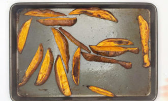 запекаем картошку