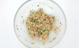 смешиваем фарш для котлет