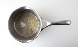 обжариваем лук