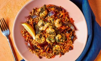 готовые креветки с кускусом