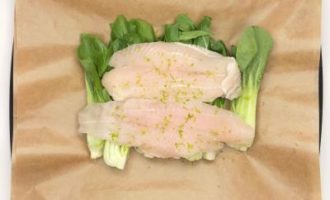 выкладываем рыбу на капусту