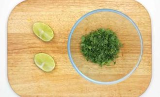 смешиваем зелень