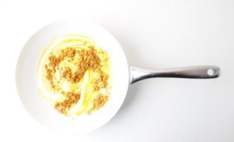 обжариваем лук