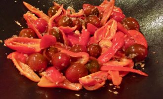 обжариваем овощи