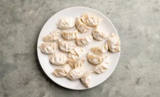 налепленные пельмешки