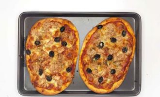 запекаем пиццу в духовке