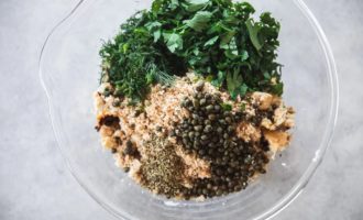 добавляем зелень