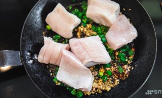 добавляем рыбу