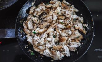 измельчаем филе рыбы