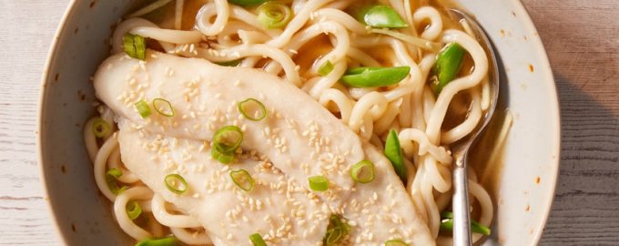 готовая лапша удон с рыбой