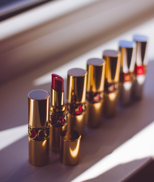 губная помада 